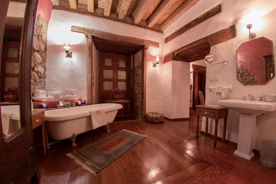 Boutique La Basilica Hotel 4*